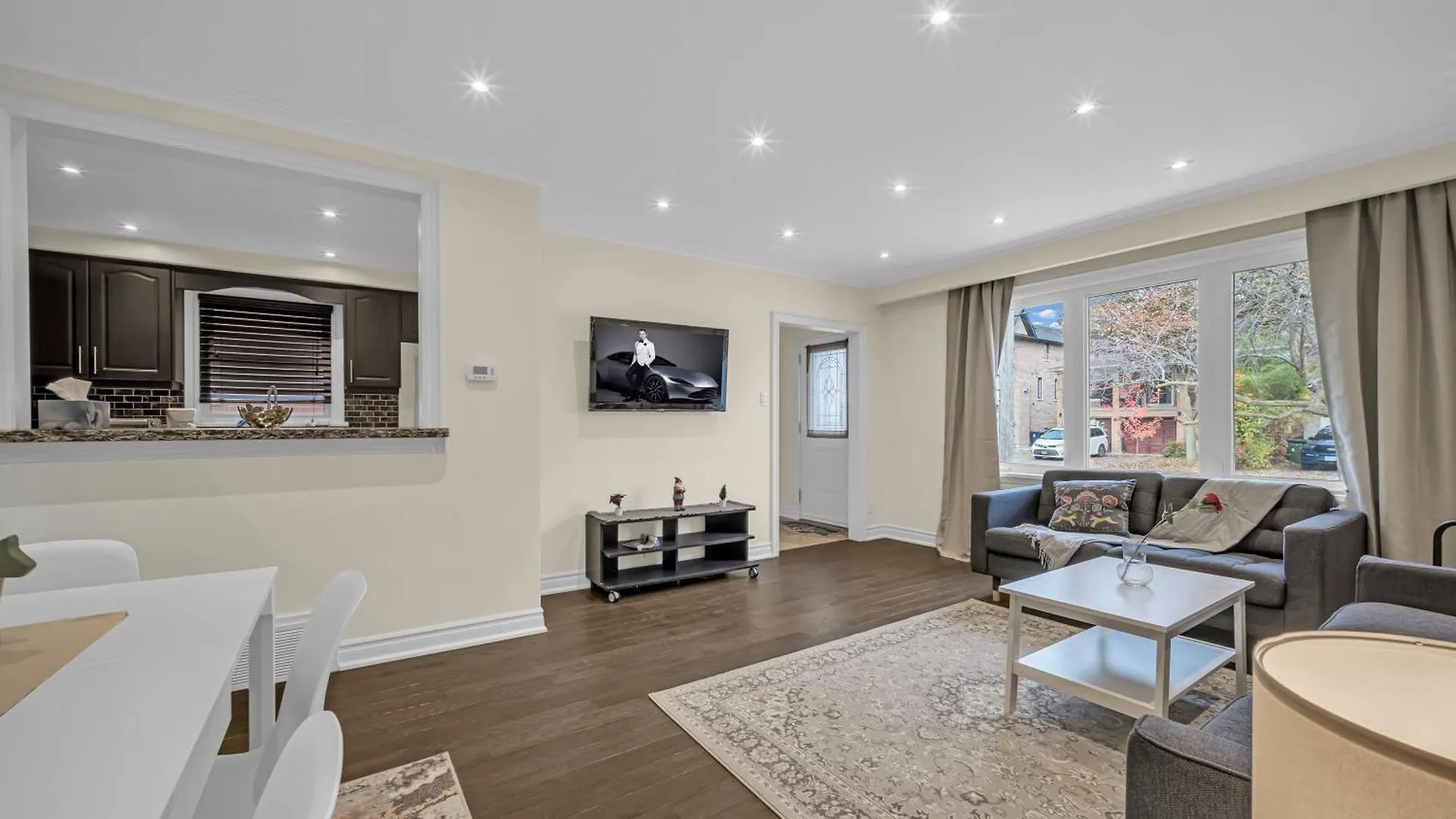 Apartmán Luxury Renovated House In Prime Location With Parking Toronto Kanada