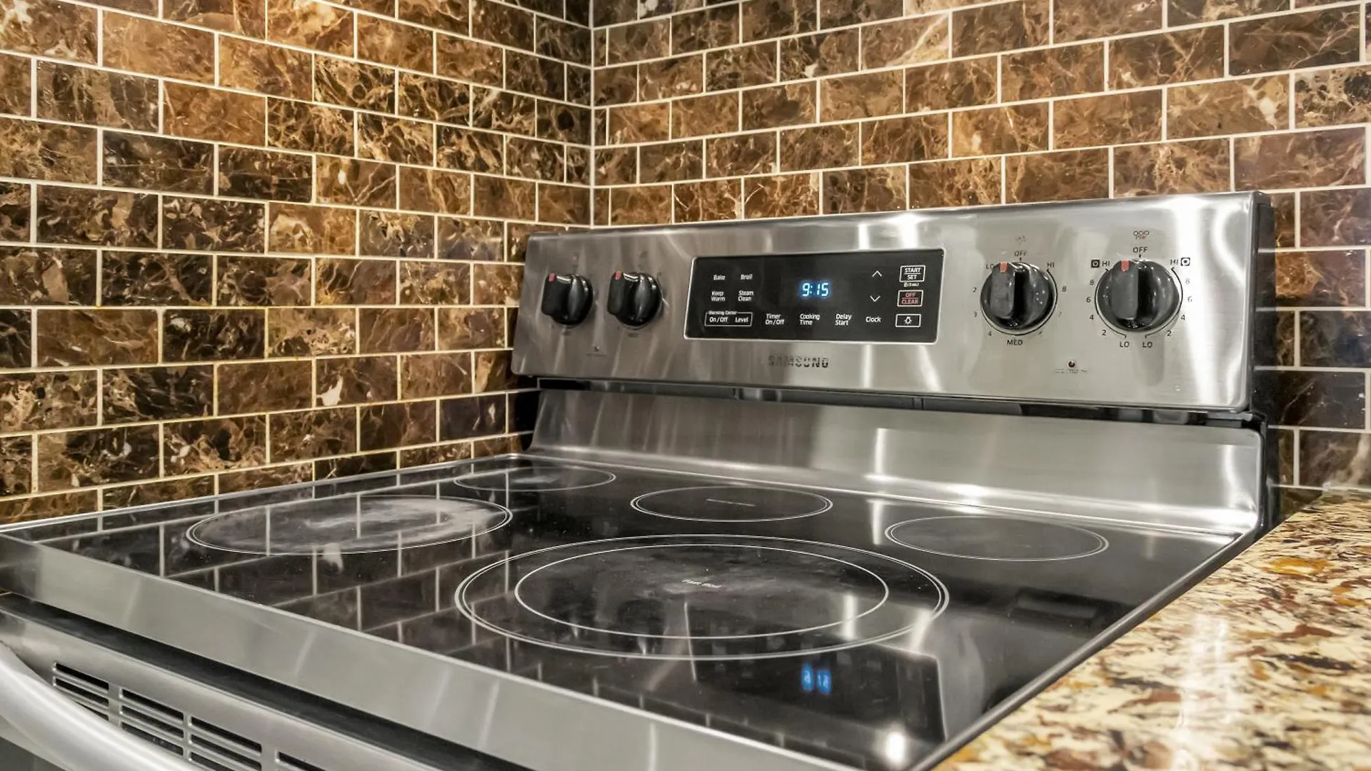 Apartmán Luxury Renovated House In Prime Location With Parking Toronto 0*,