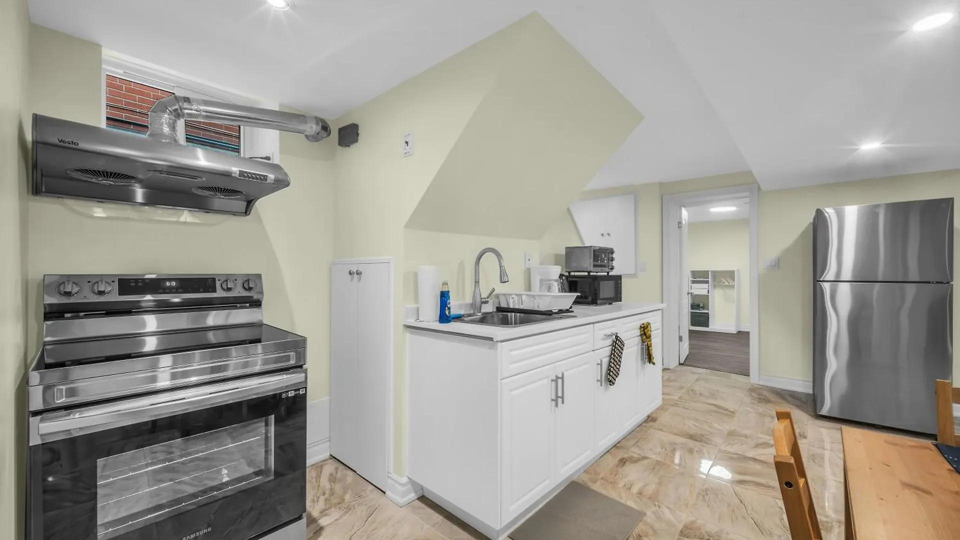 Apartmán Luxury Renovated House In Prime Location With Parking Toronto Kanada