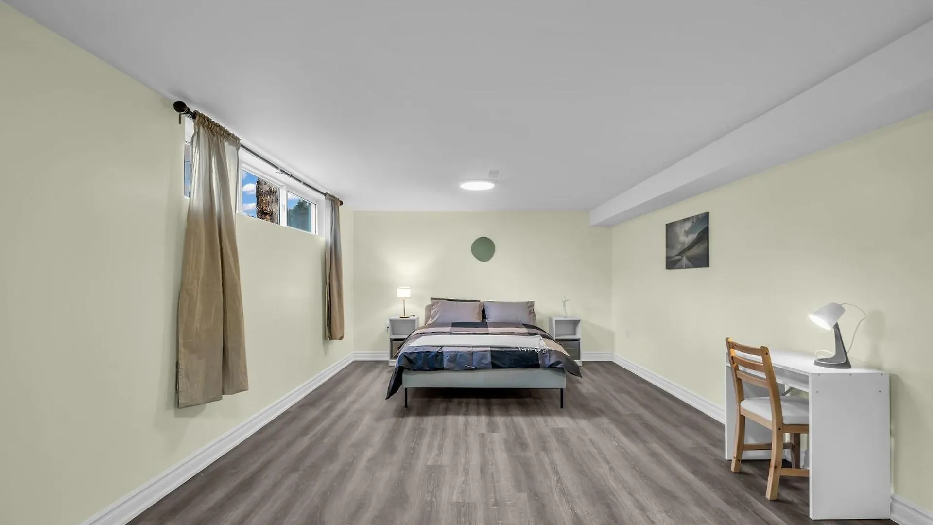 Apartmán Luxury Renovated House In Prime Location With Parking Toronto