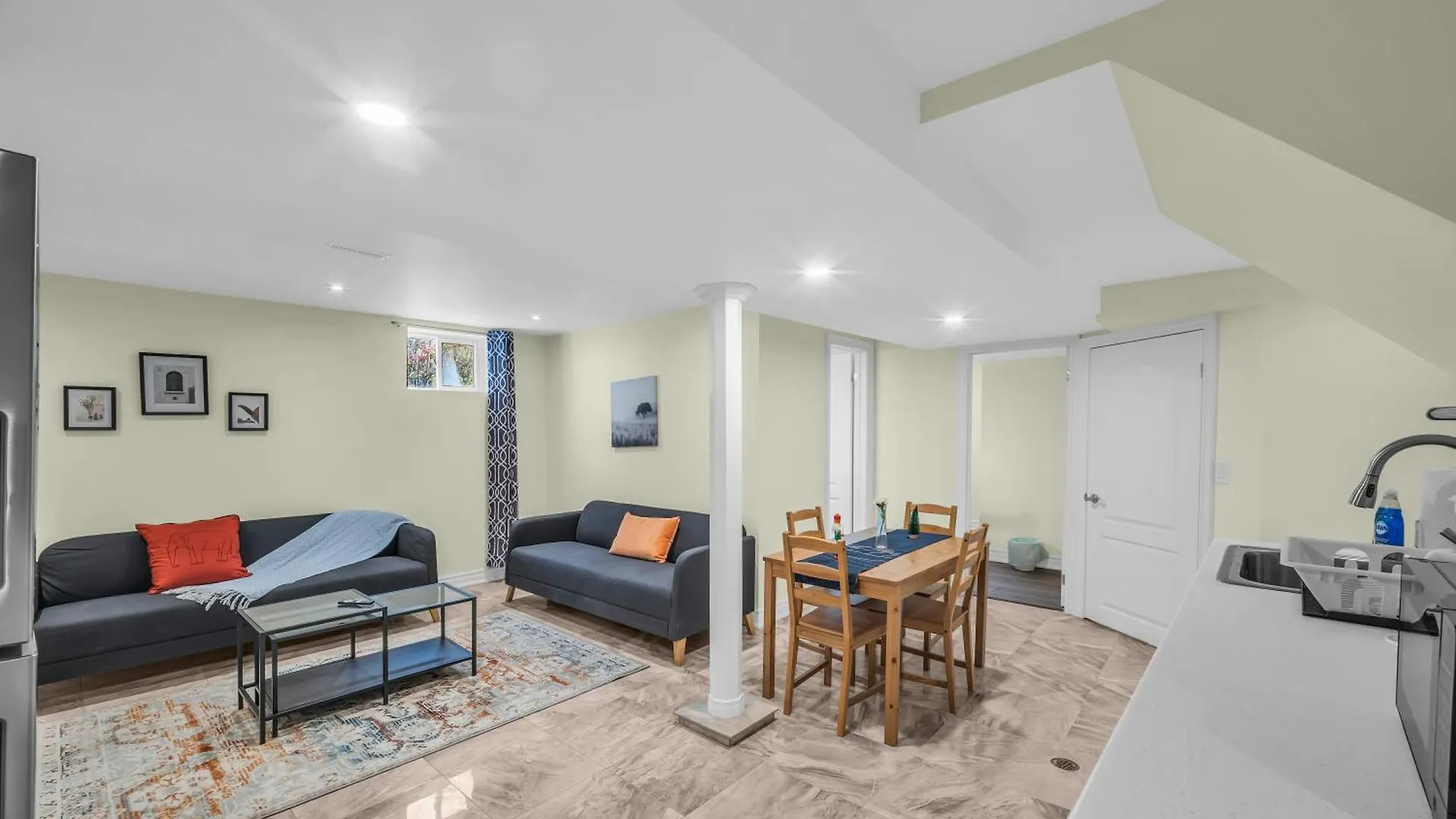 Apartmán Luxury Renovated House In Prime Location With Parking Toronto