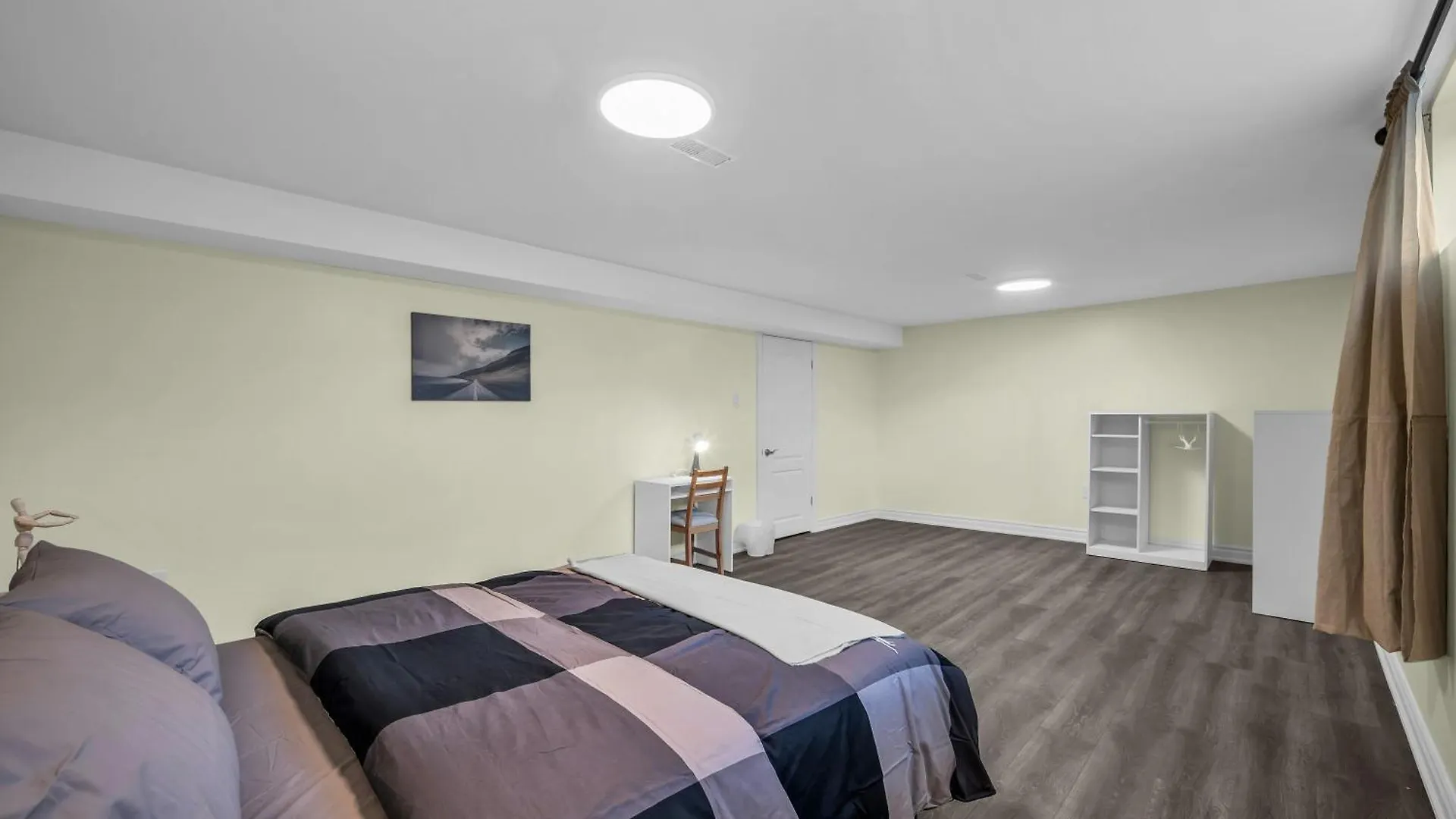 Apartmán Luxury Renovated House In Prime Location With Parking Toronto
